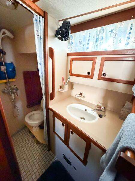 1986 Nauticat 40 Cutter Ketch Pilothouse