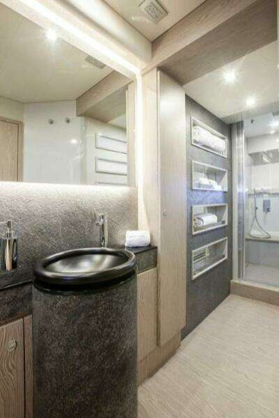 2018 Ferretti Yachts 