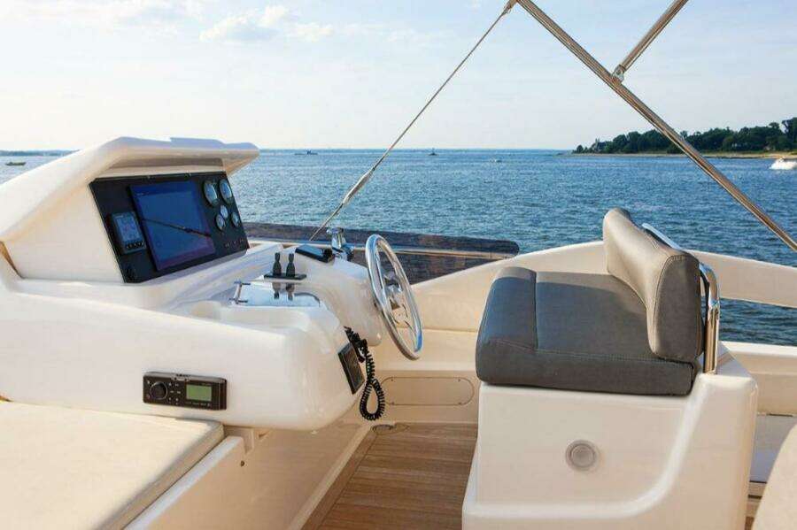 2018 Ferretti Yachts 