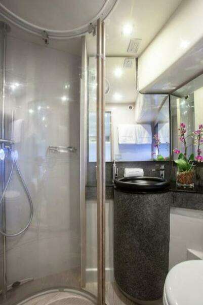 2018 Ferretti Yachts 