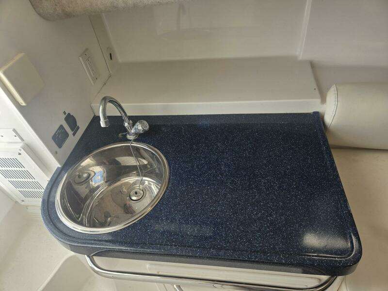 2008 True World Marine TE2810