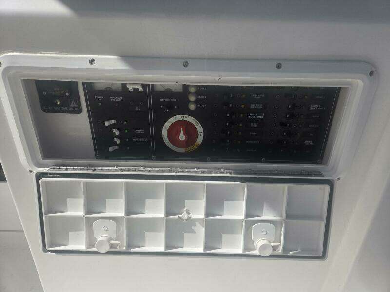 2008 True World Marine TE2810