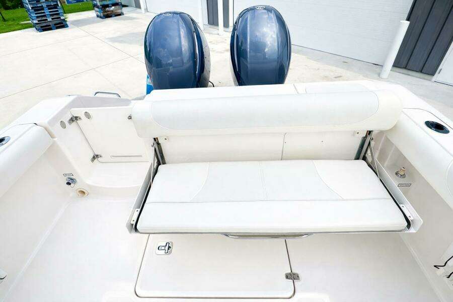 2017 Pursuit C 260 Center Console