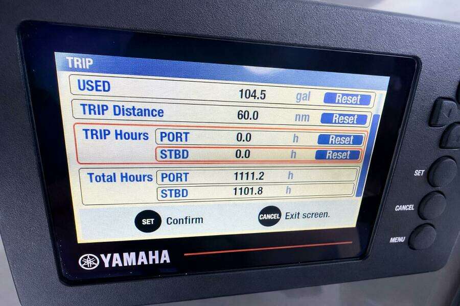 2017 Pursuit C 260 Center Console