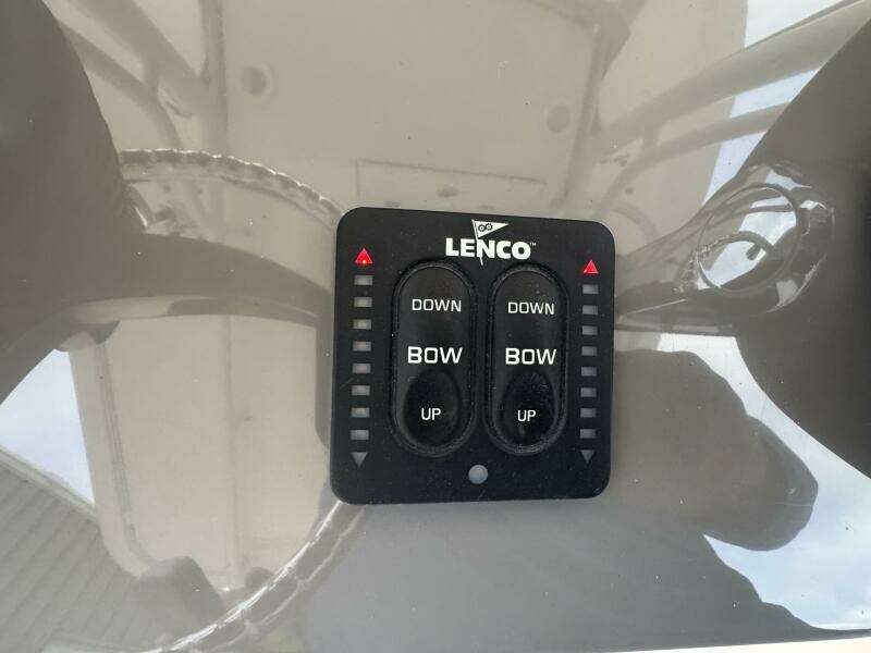 2017 Pursuit C 260 Center Console