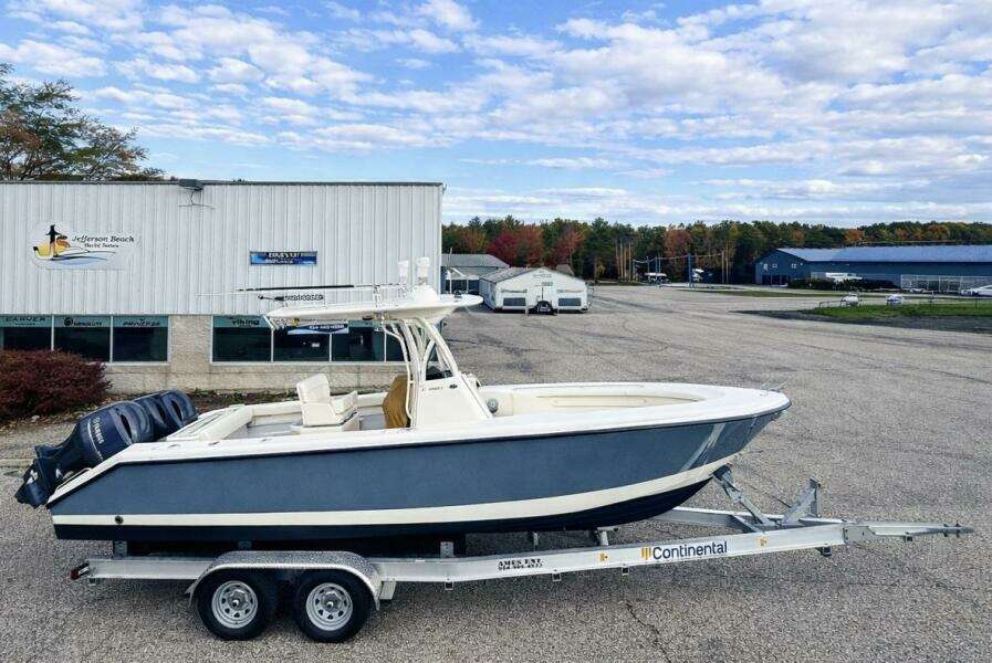 2017 Pursuit C 260 Center Console