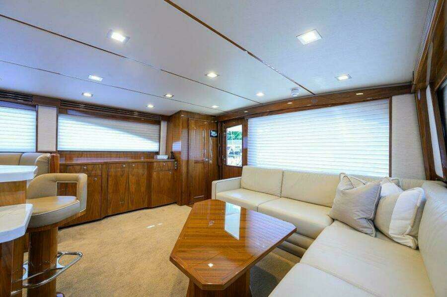 Viking 72 Knot Again - Dinette