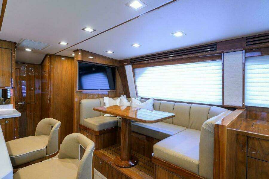 Viking 72 Knot Again - Dinette