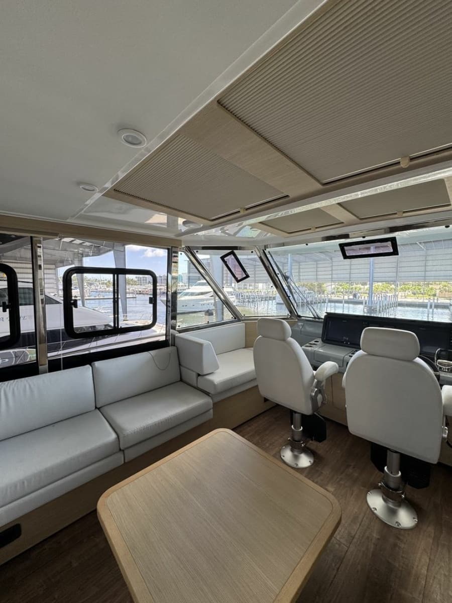 2024 Aquila 54 Yacht