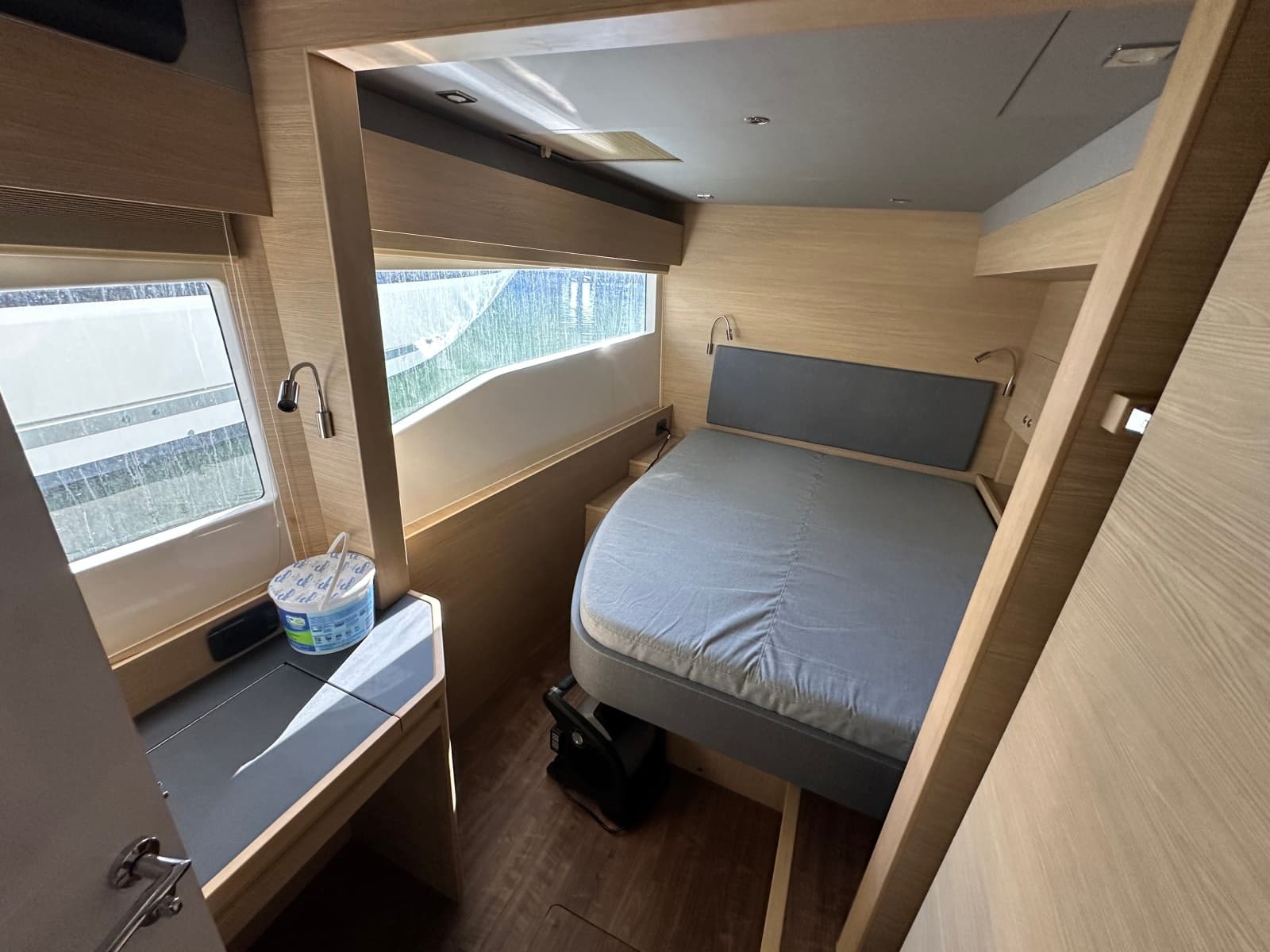 2024 Aquila 54 Yacht