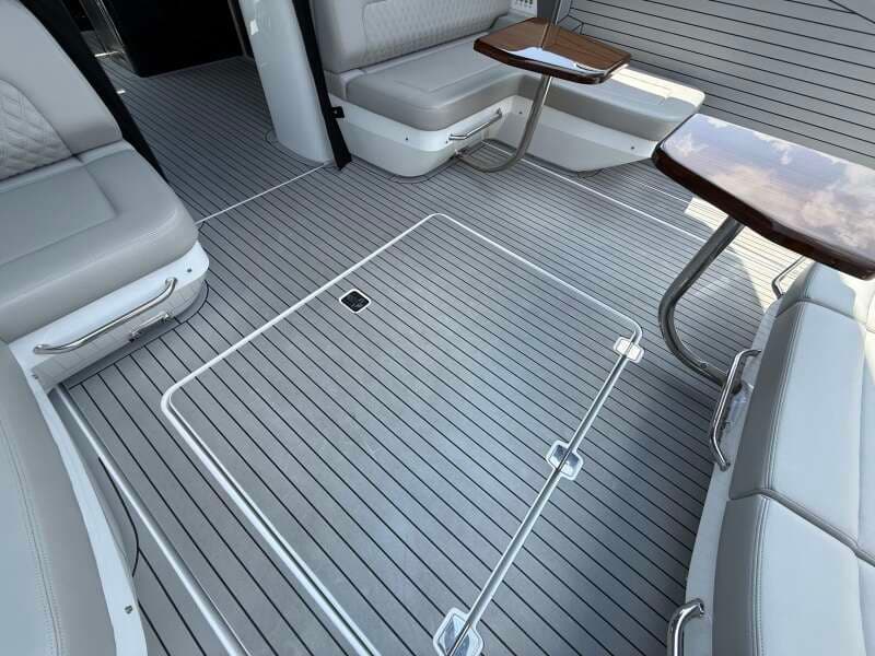 2024 Cruisers Yachts 50 GLS Outboard