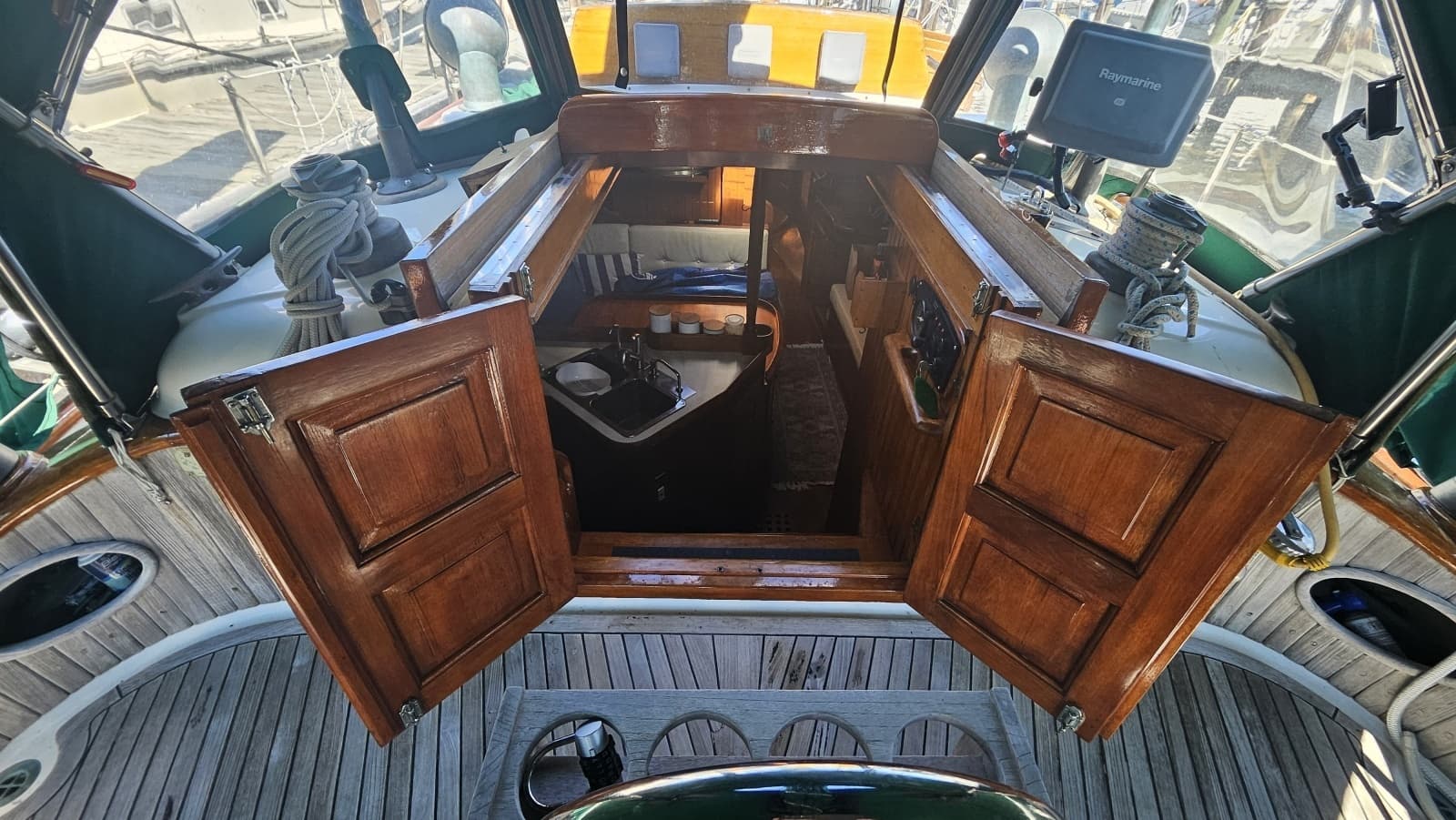 1985 Hans Christian 33T