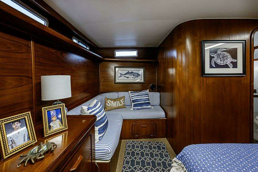 1985 Gulfstar 44 Motor Yacht