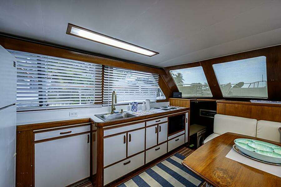 1985 Gulfstar 44 Motor Yacht