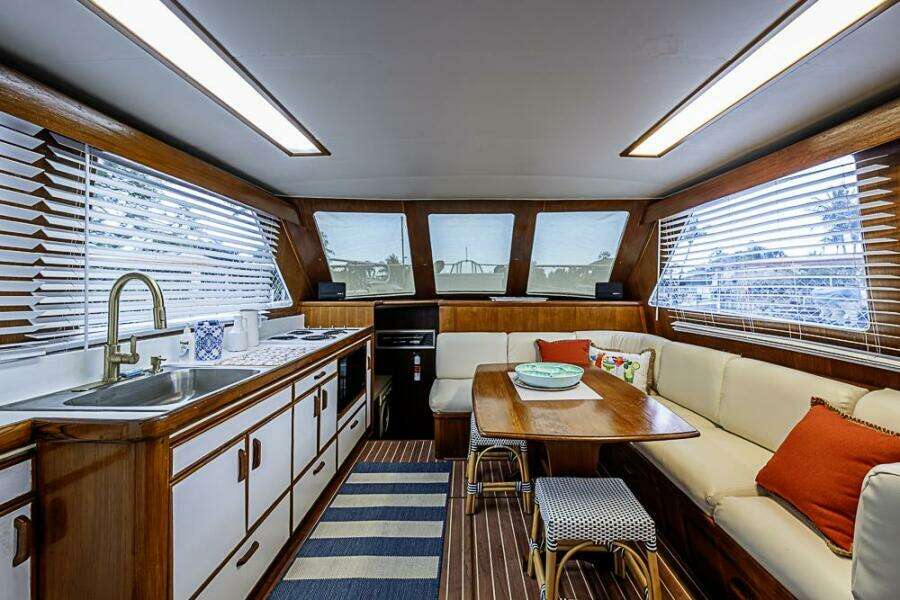 1985 Gulfstar 44 Motor Yacht