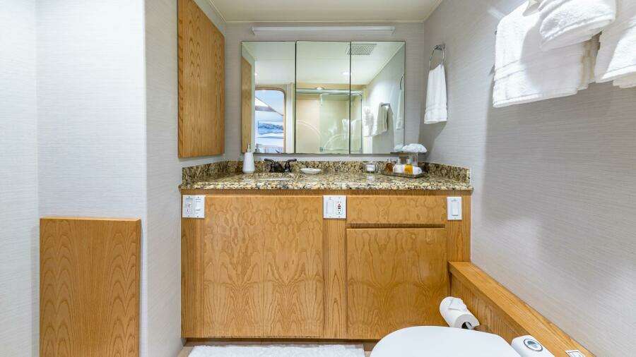 1997 Broward Raised Pilothouse