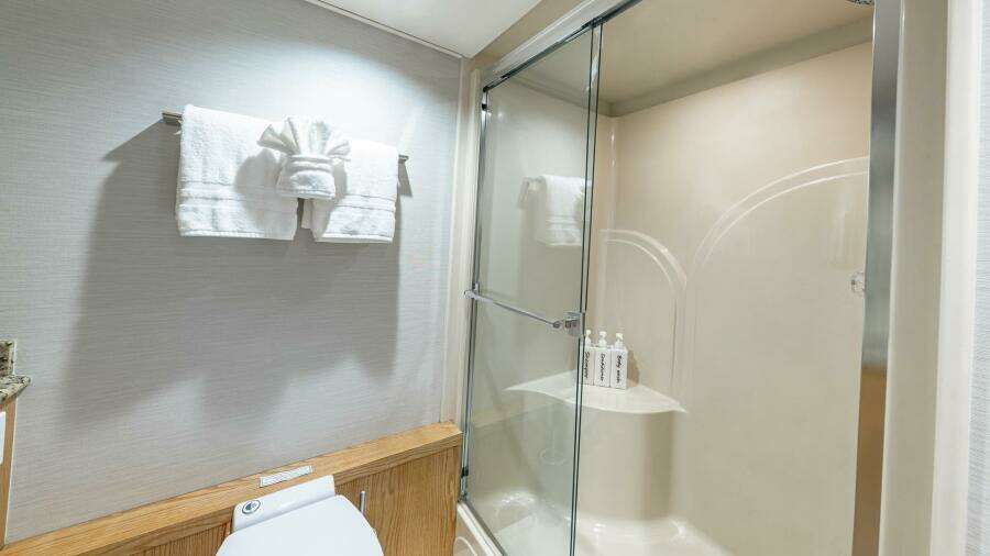 1997 Broward Raised Pilothouse