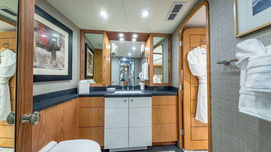 1997 Broward Raised Pilothouse