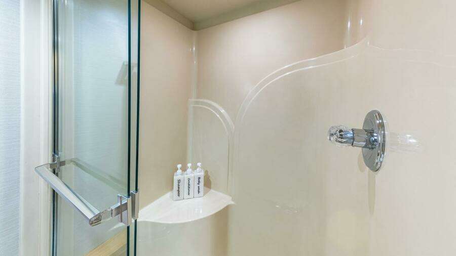 1997 Broward Raised Pilothouse