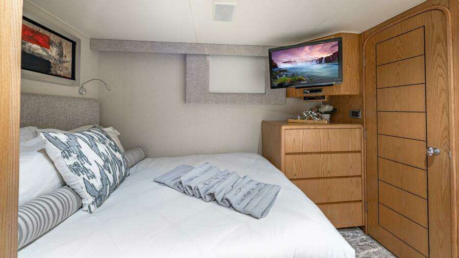 1997 Broward Raised Pilothouse