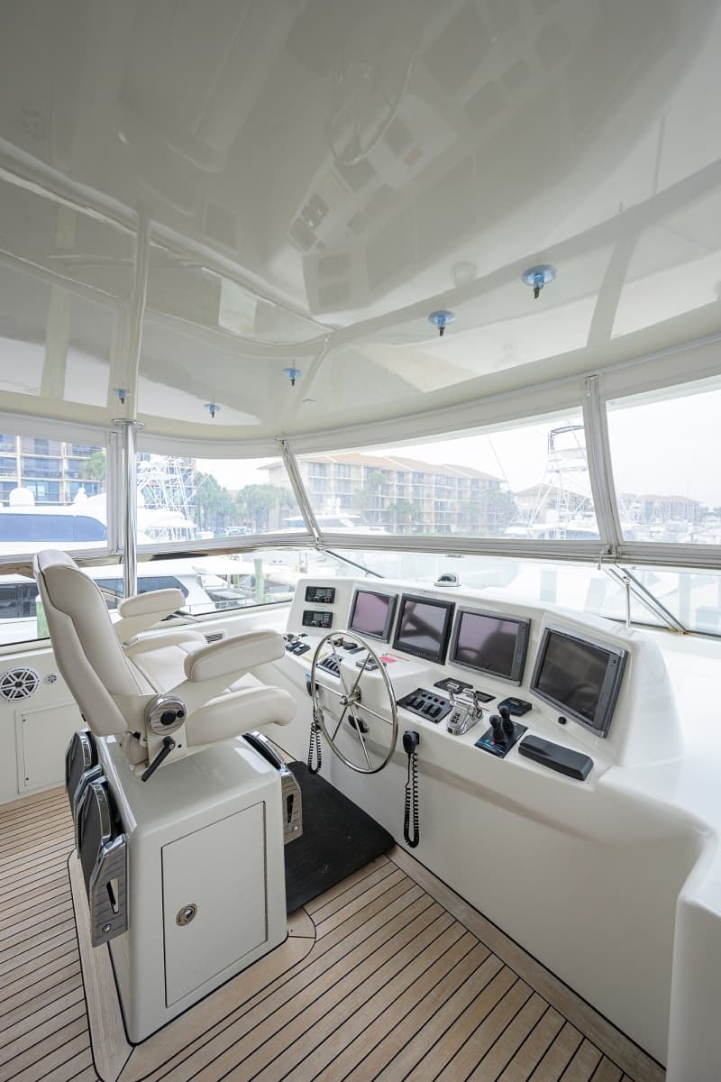 2013 Hatteras 80 Motor Yacht