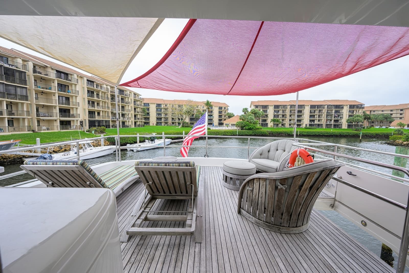 2013 Hatteras 80 Motor Yacht