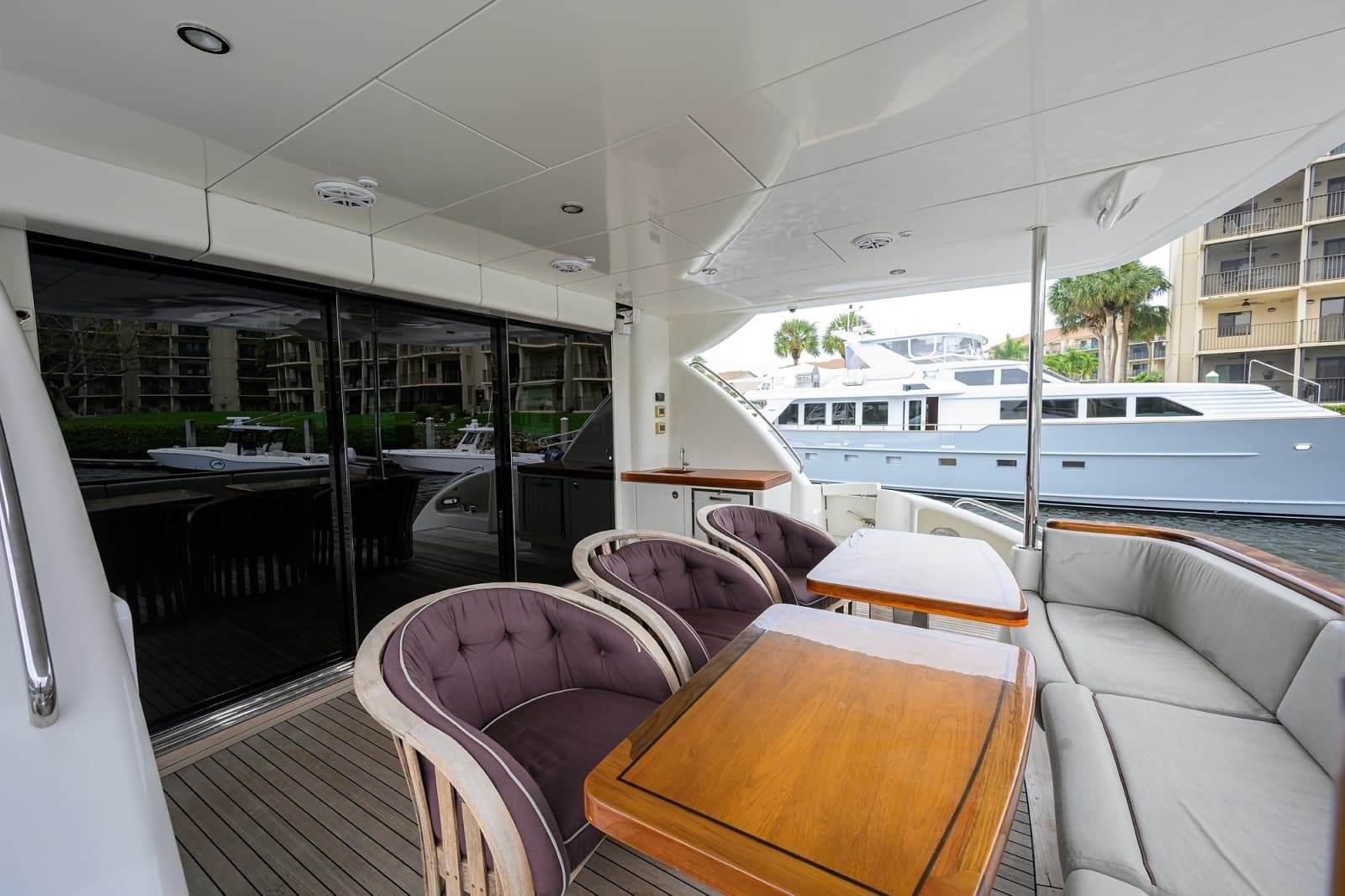 2013 Hatteras 80 Motor Yacht