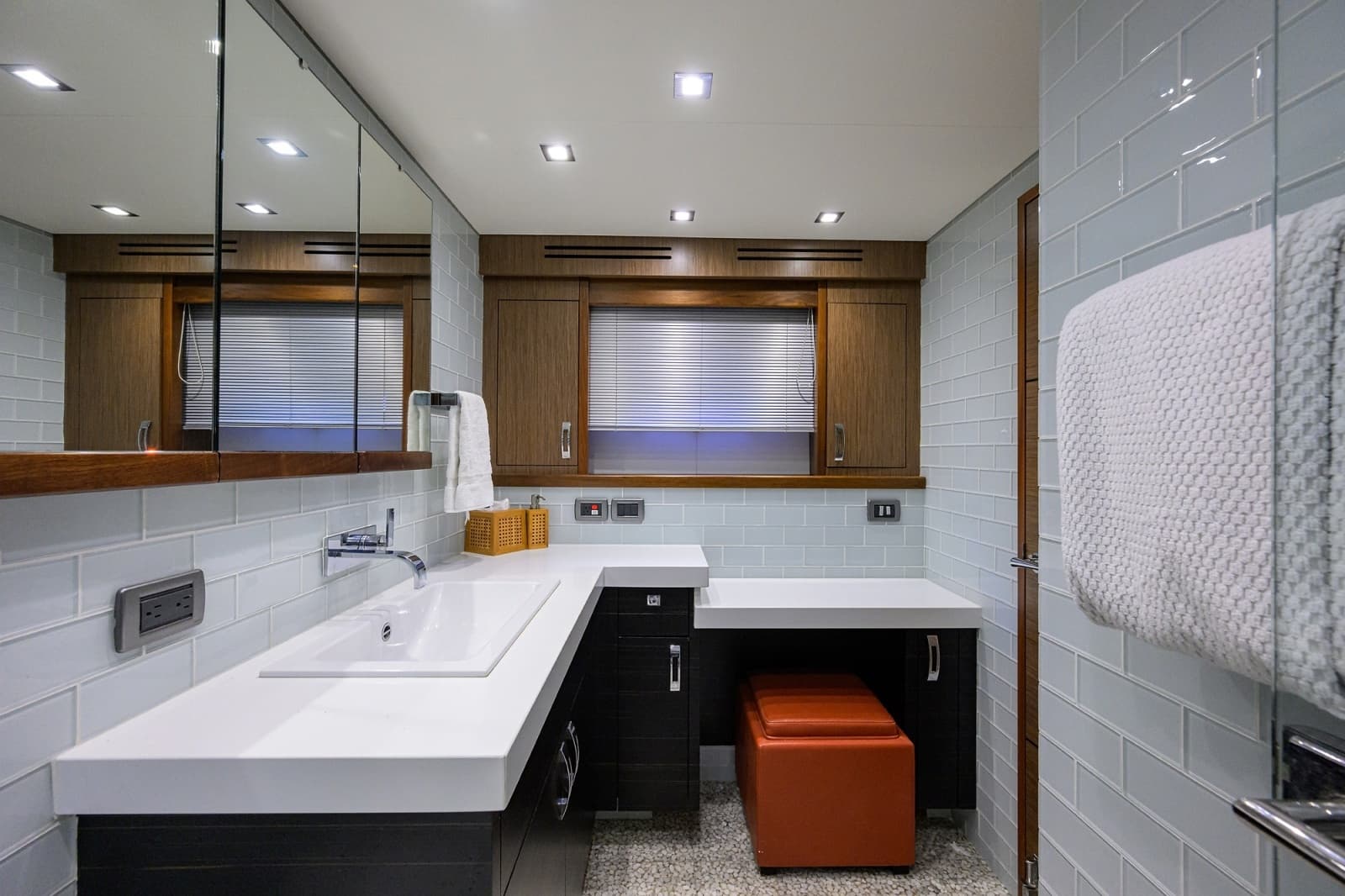 2013 Hatteras 80 Motor Yacht