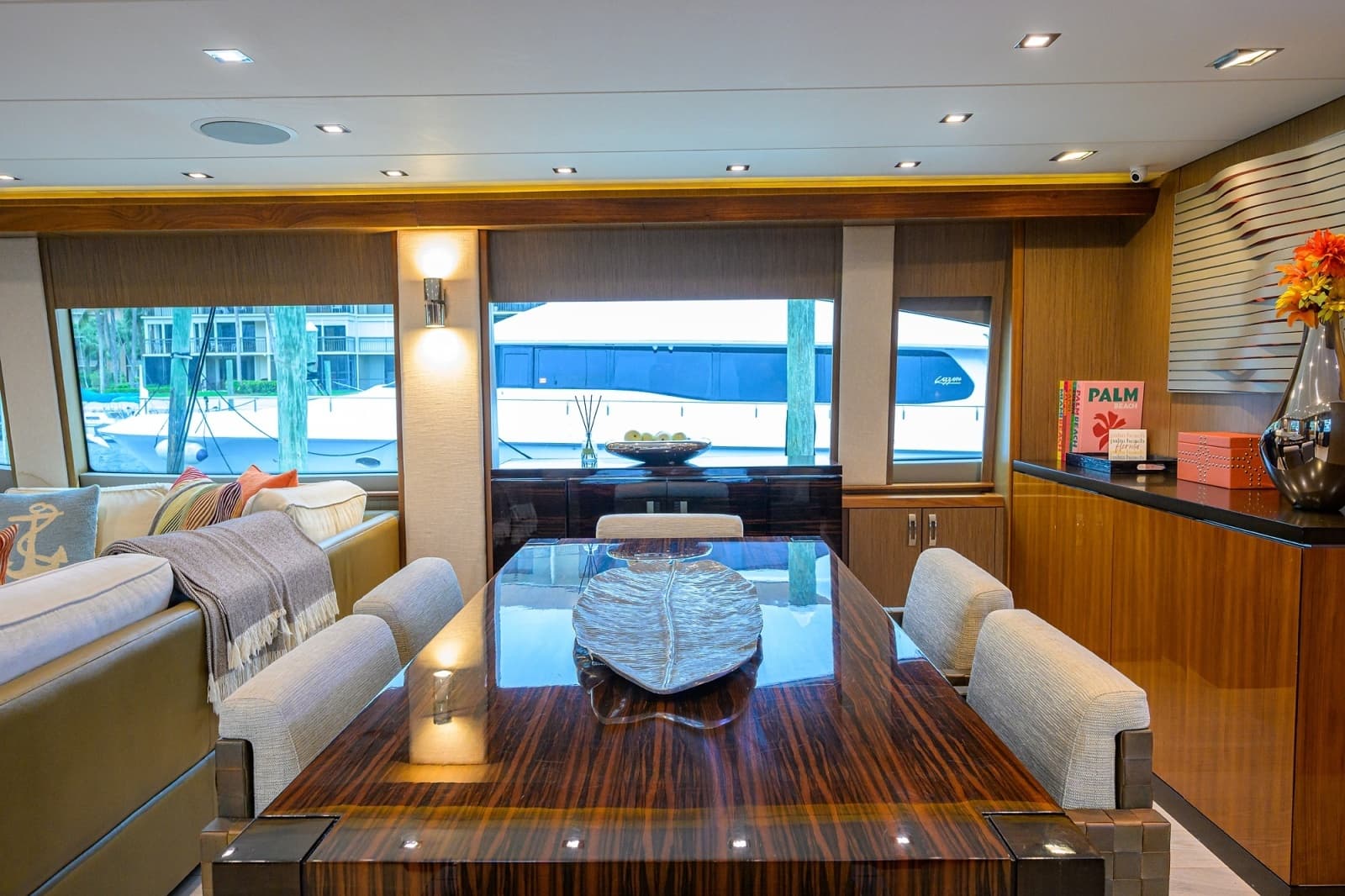 2013 Hatteras 80 Motor Yacht