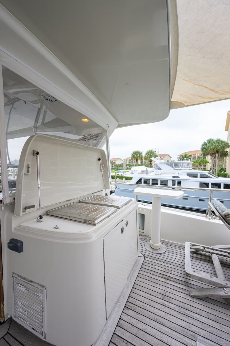 2013 Hatteras 80 Motor Yacht