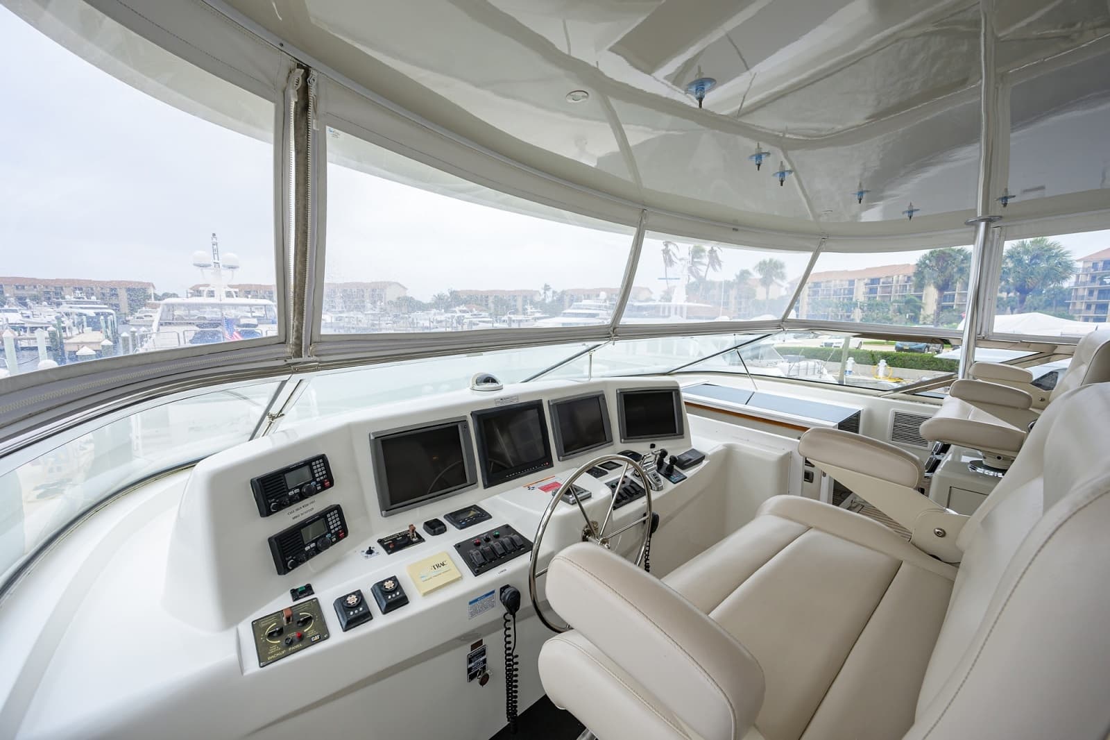 2013 Hatteras 80 Motor Yacht