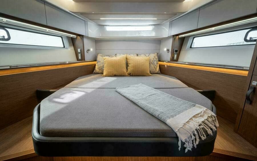 2026 Beneteau Antares 12 Coupe