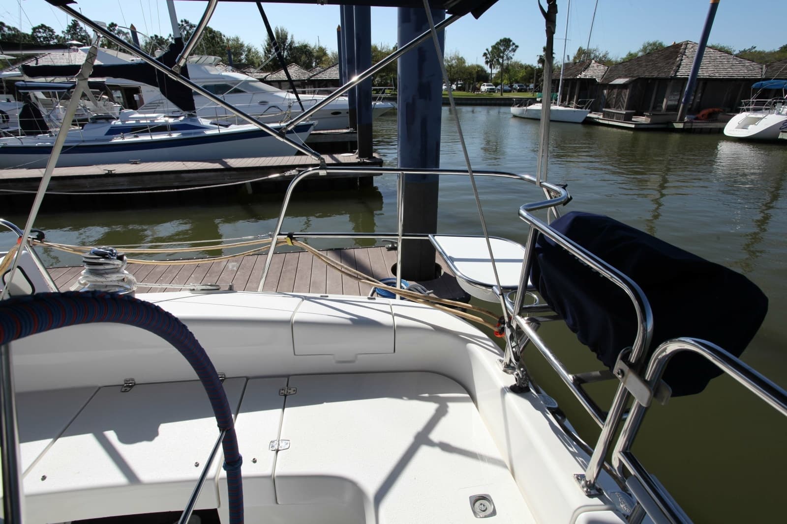 2005 Catalina 387