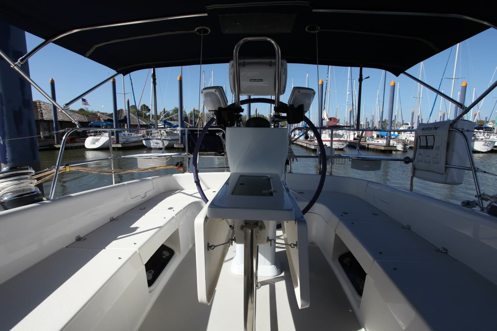 2005 Catalina 387