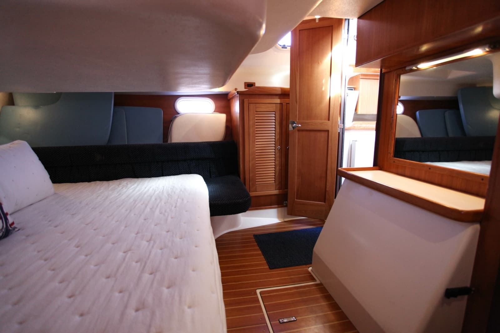 2005 Catalina 387