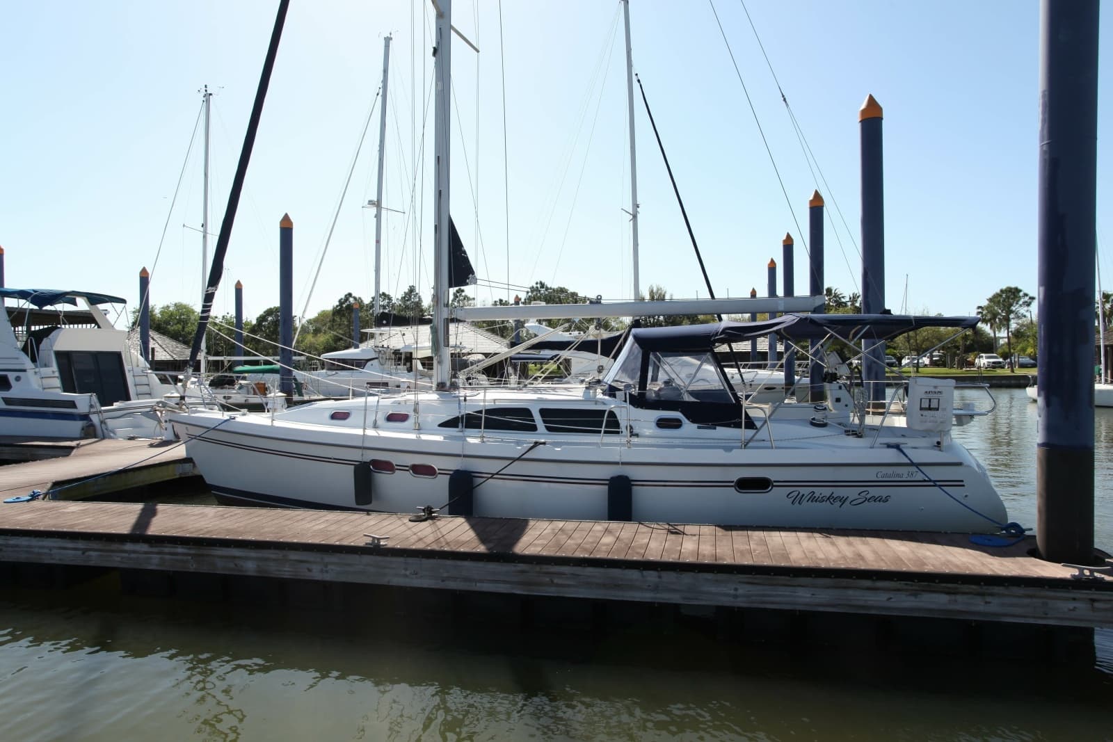 2005 Catalina 387