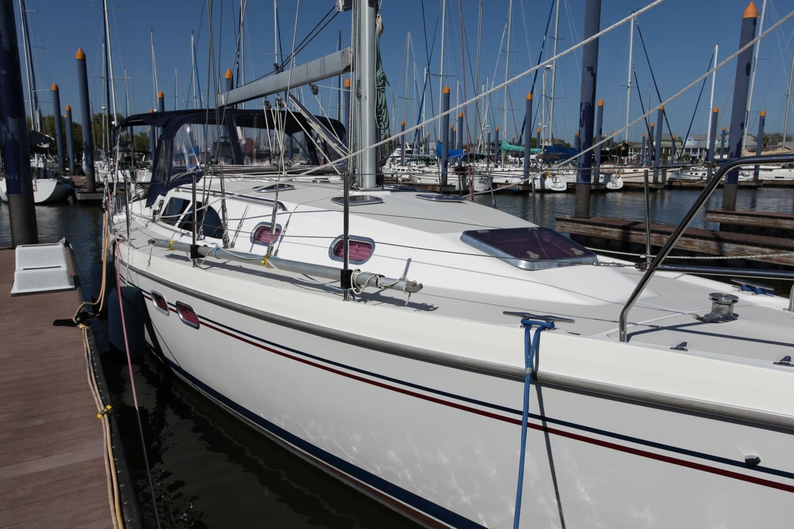2005 Catalina 387