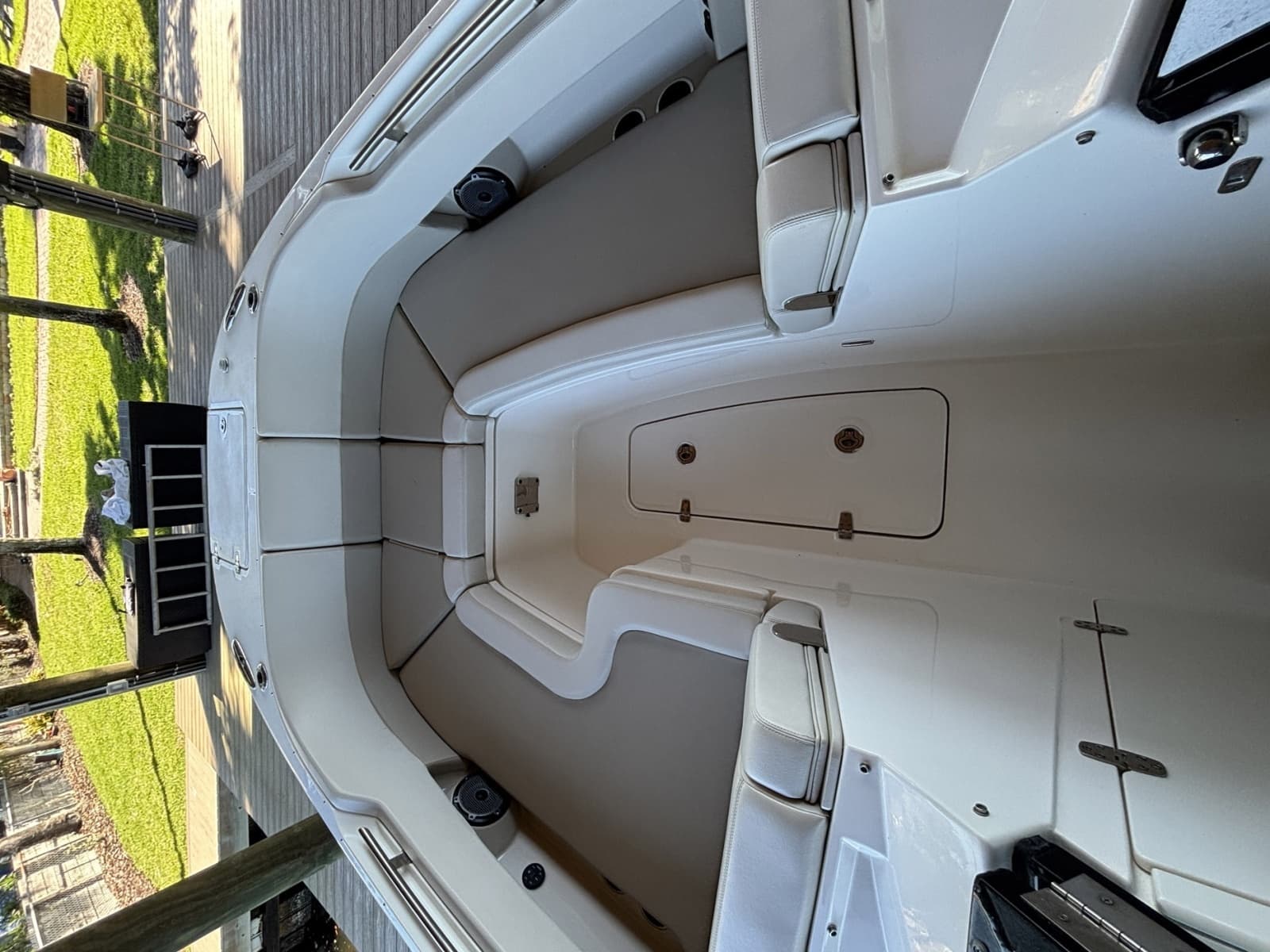 2022 Boston Whaler 320 Vantage