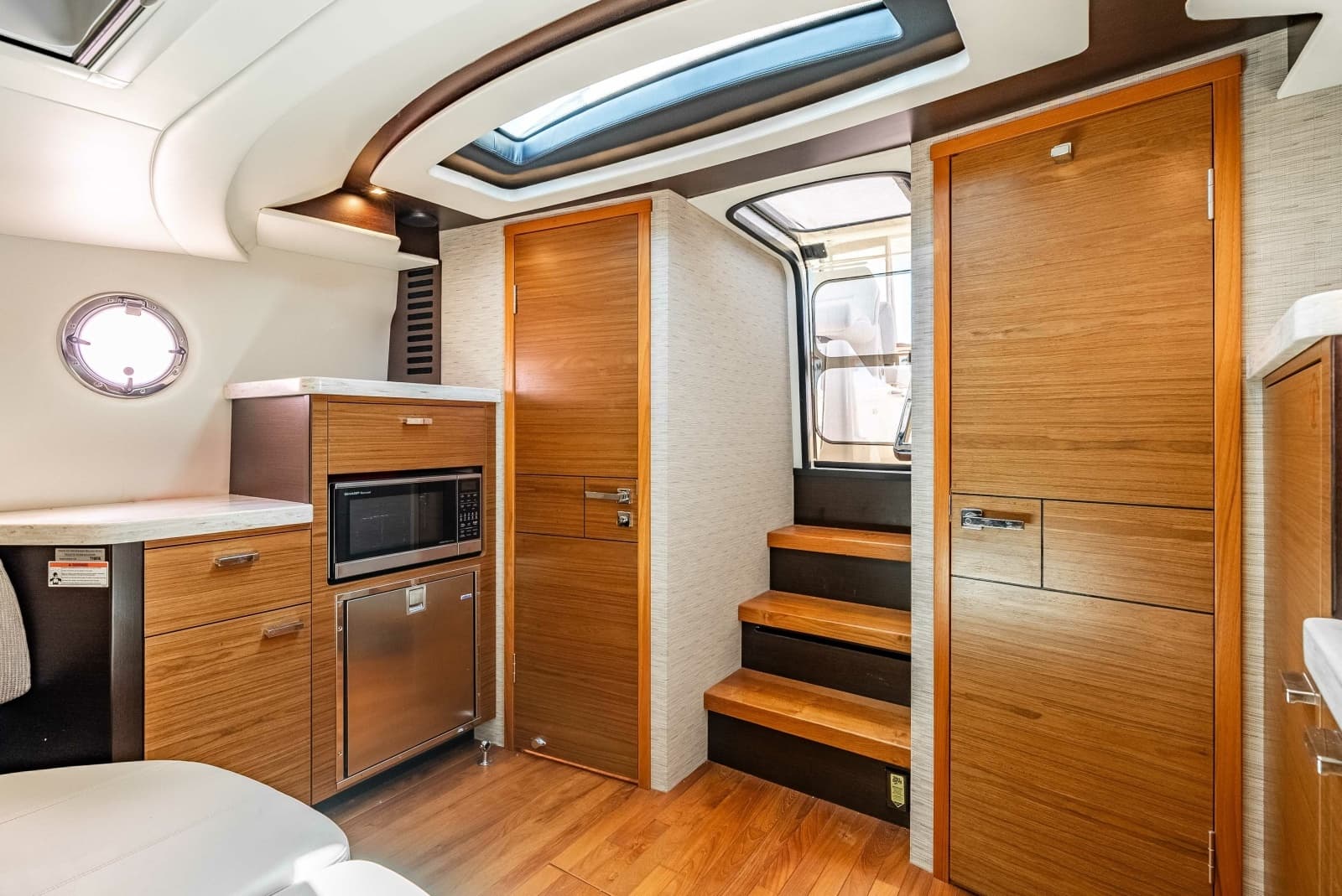 2016 Tiara Q44 LIVIMAC