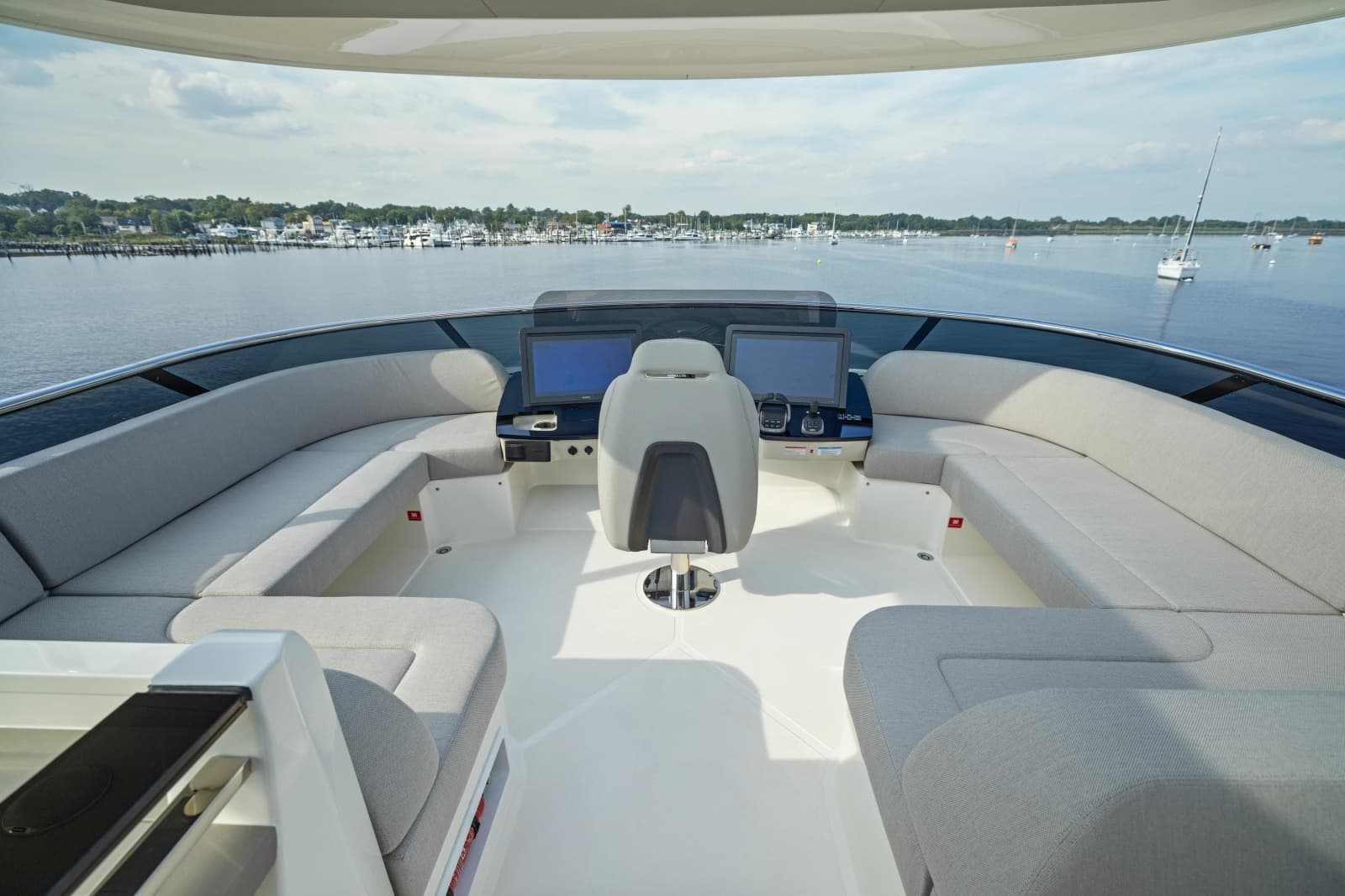 2024 Absolute Navetta 64