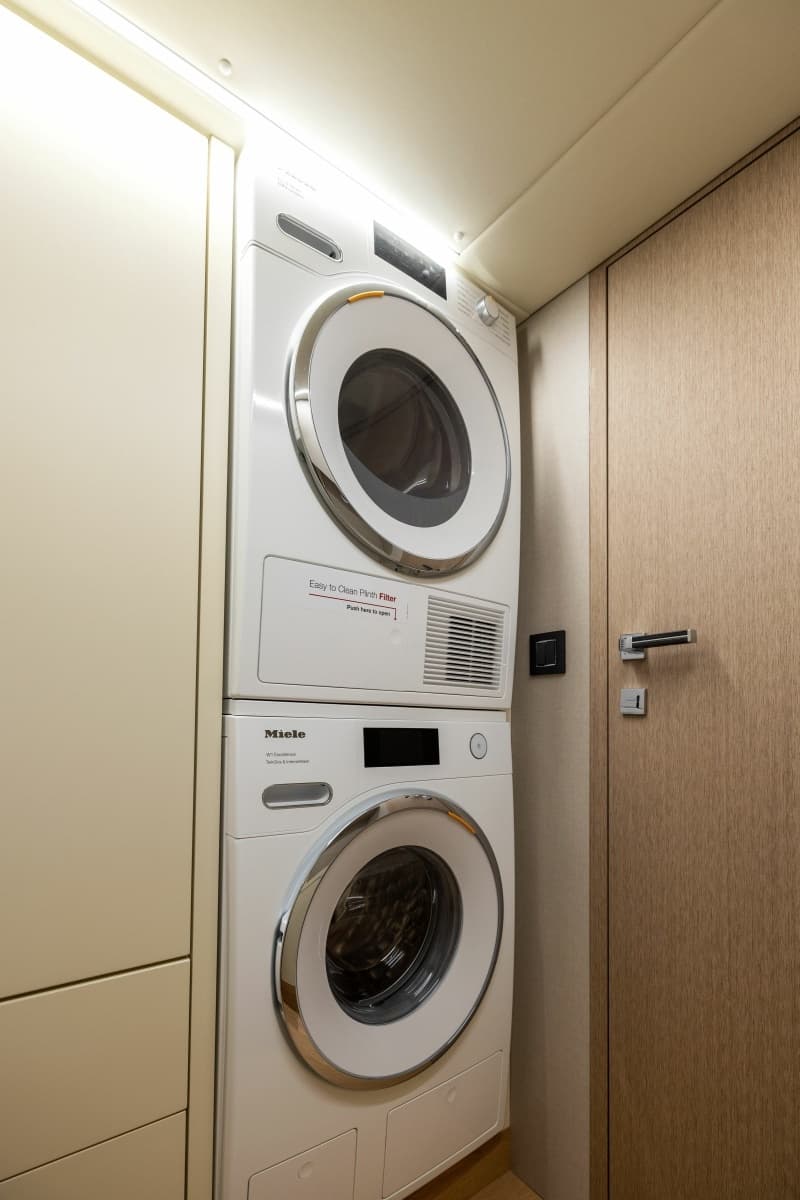 2024 Absolute Navetta 64