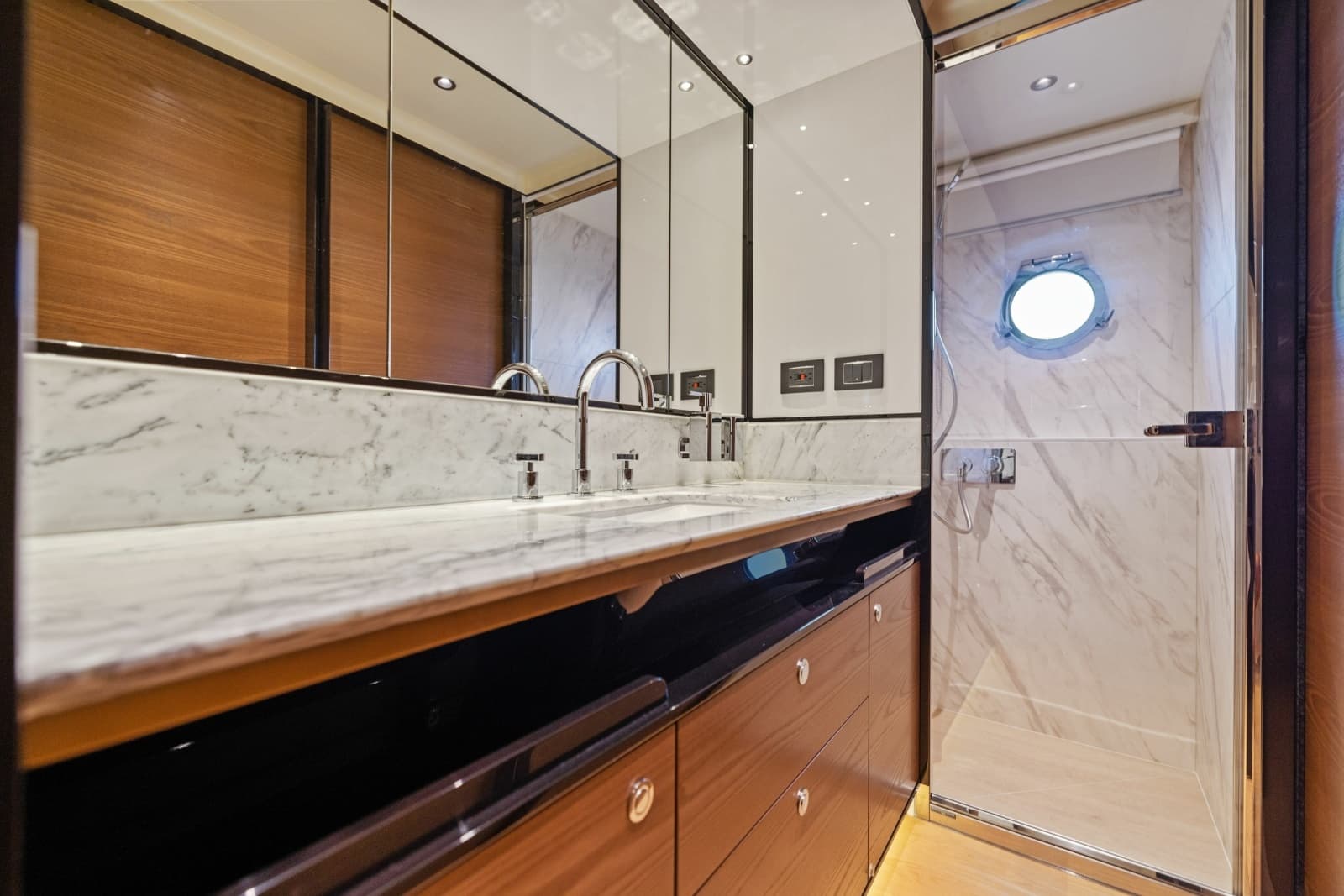 2024 Absolute Navetta 64