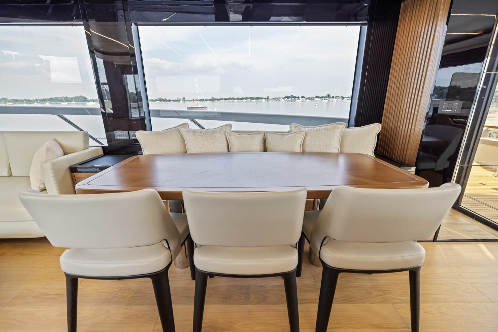 2024 Absolute Navetta 64