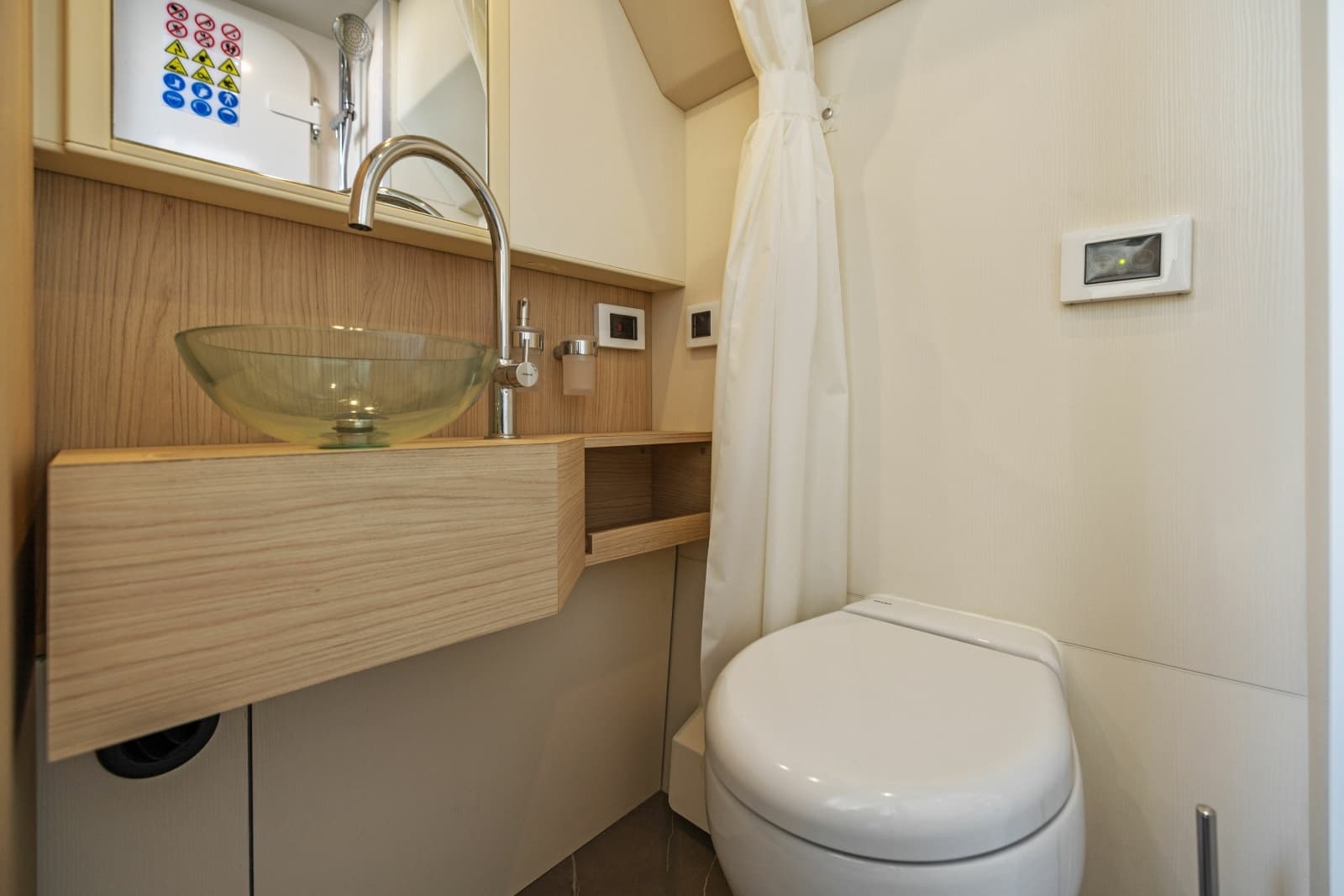 2024 Absolute Navetta 64