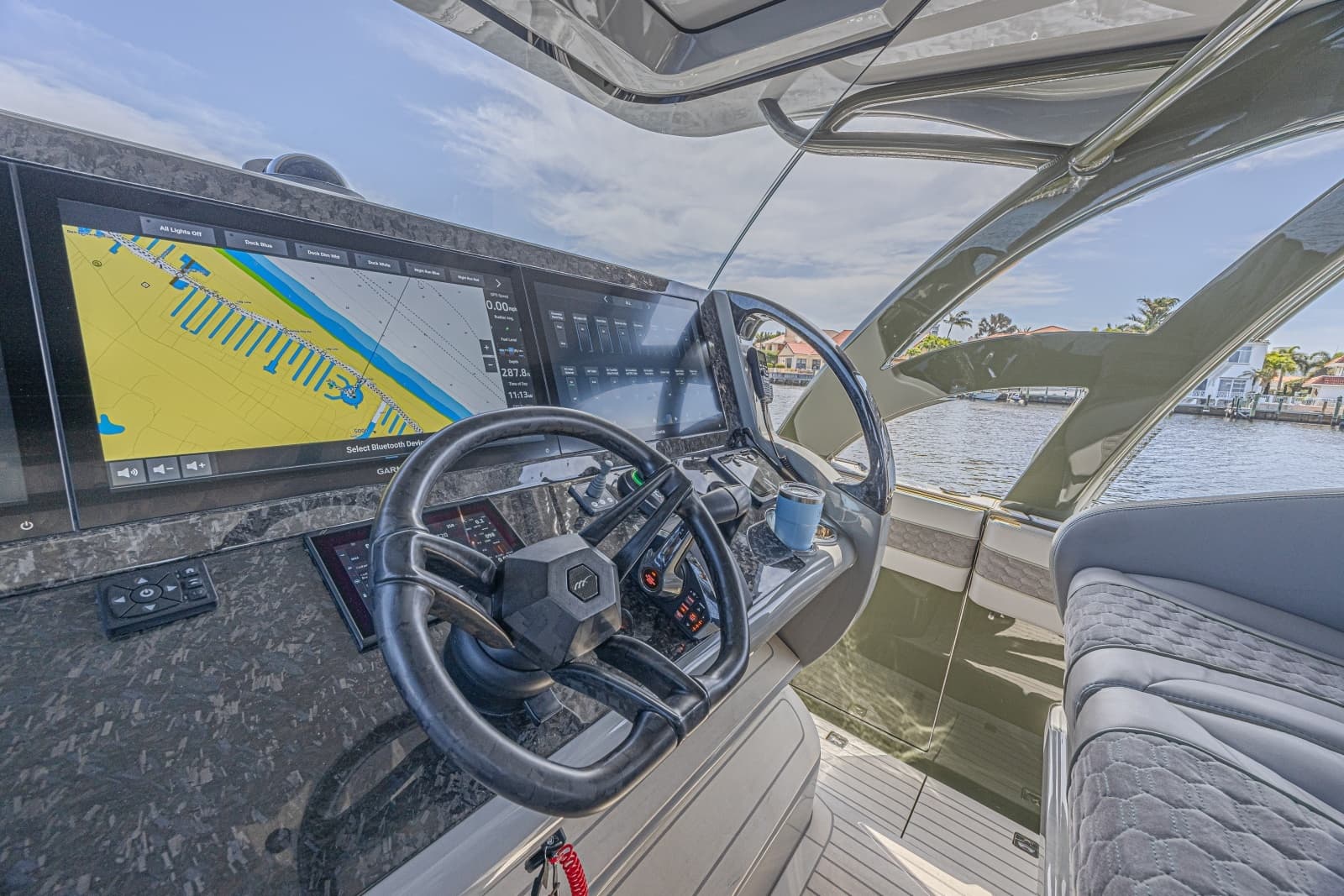 2025 Midnight Express 52 Vitesse