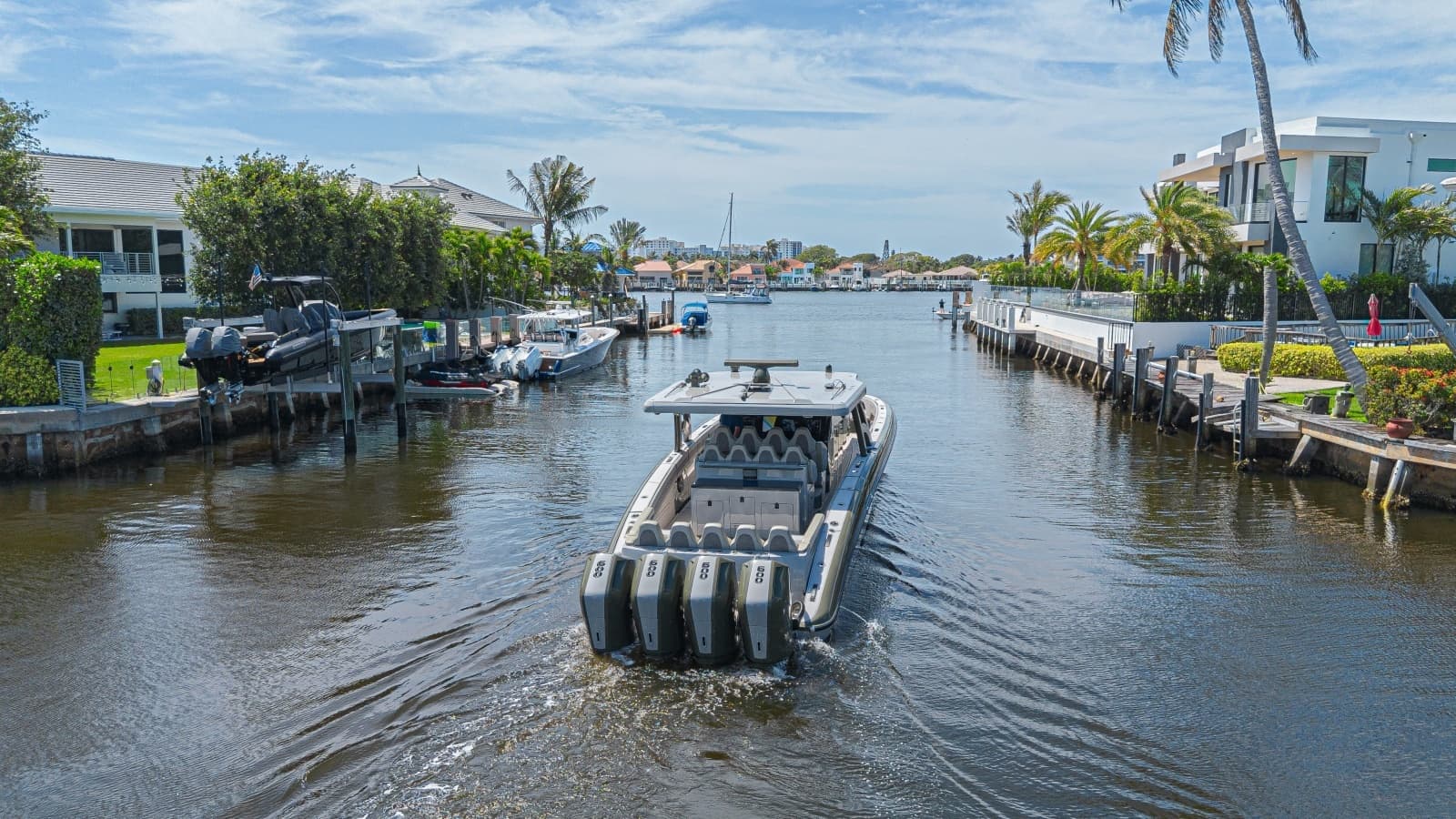 2025 Midnight Express 52 Vitesse