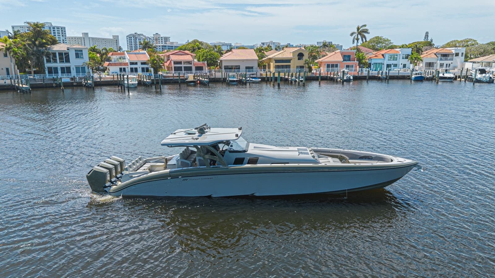 2025 Midnight Express 52 Vitesse