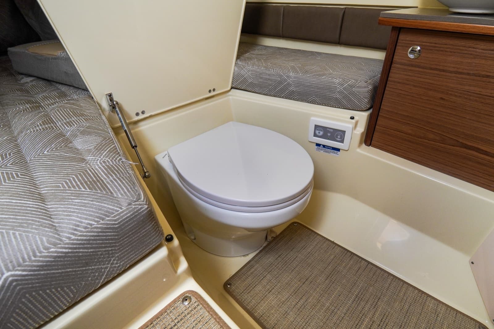 2026 Chris-Craft 31 Catalina