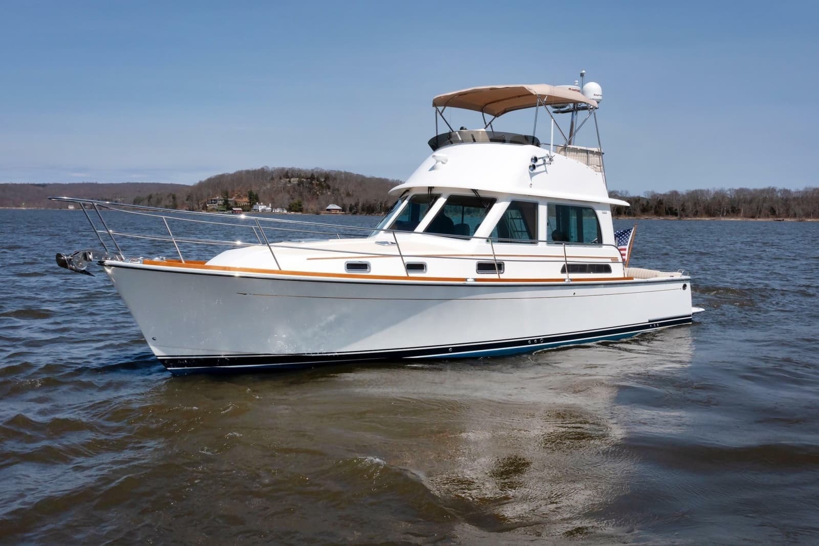 2016 Sabre 42 Fly Bridge Sedan