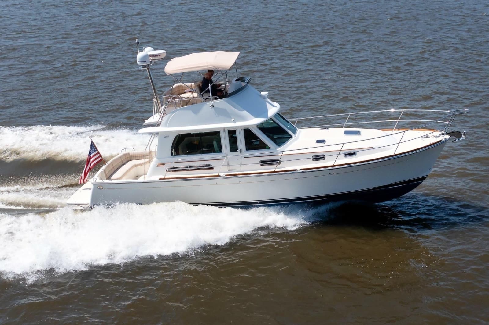 2016 Sabre 42 Fly Bridge Sedan